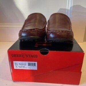 Deer Stags Kids' Booster in Dark Luggage Size 3 1/2